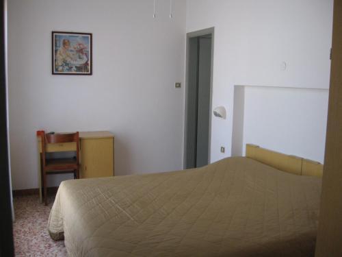 Hotel Eleonora Rimini Bagian luar foto