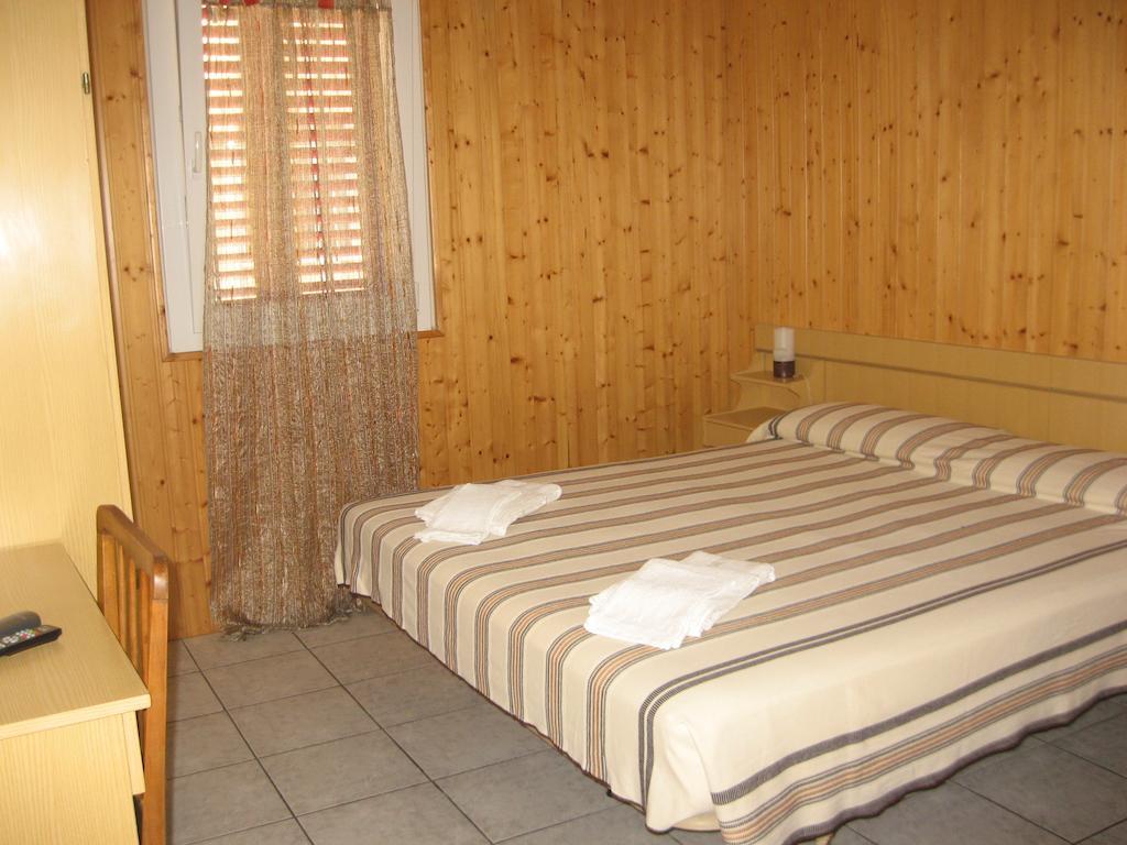Hotel Eleonora Rimini Ruang foto