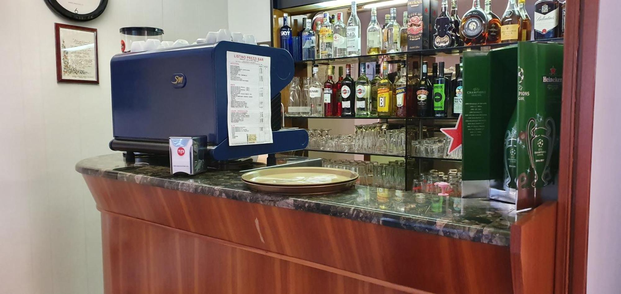 Hotel Eleonora Rimini Bagian luar foto