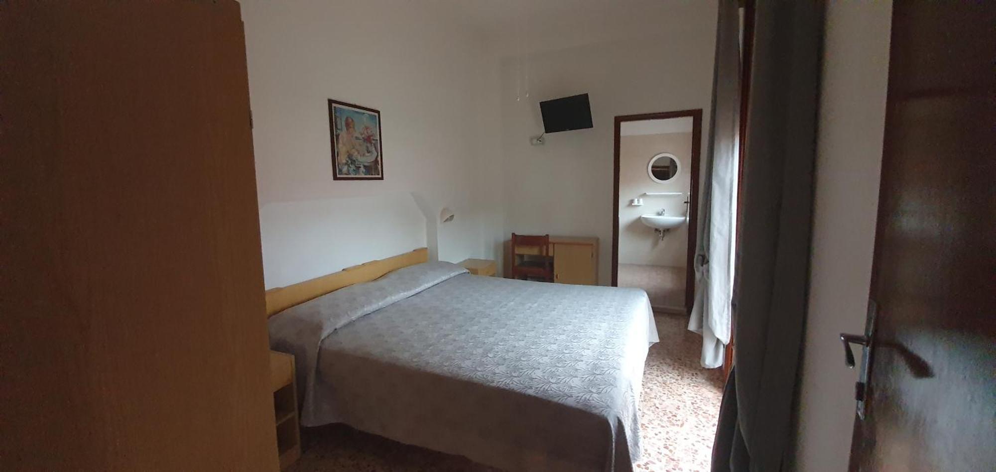 Hotel Eleonora Rimini Bagian luar foto