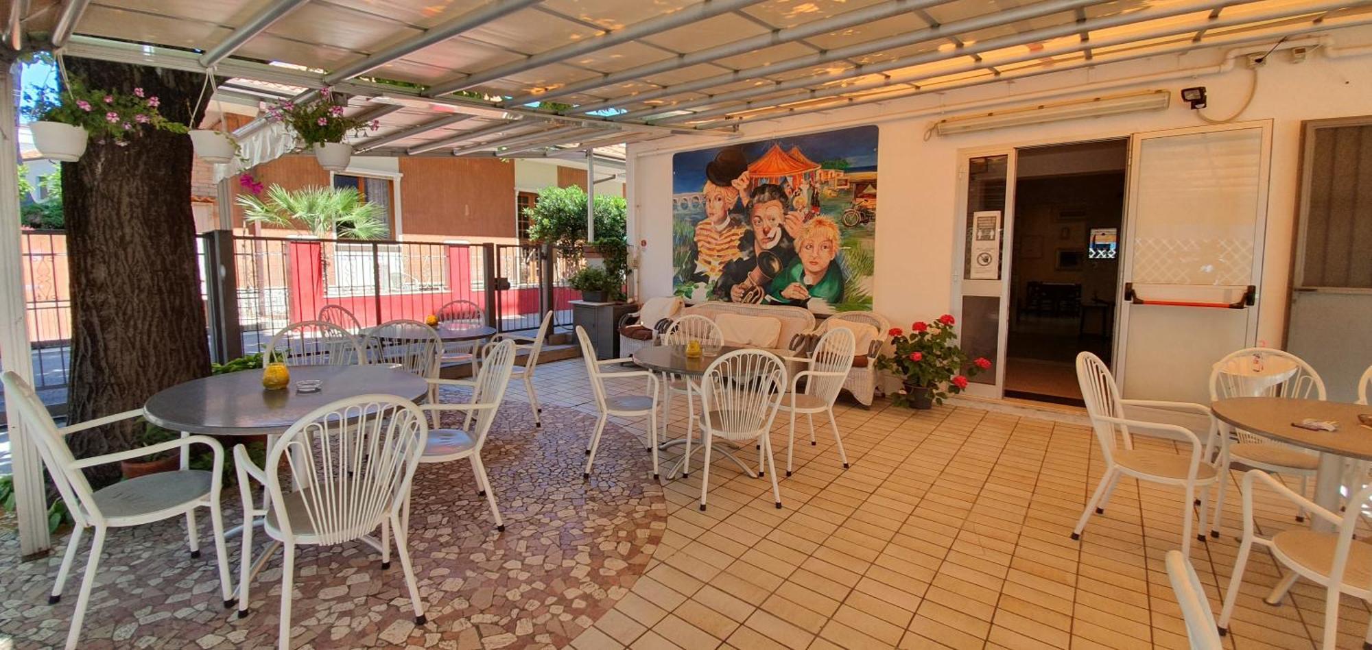 Hotel Eleonora Rimini Bagian luar foto
