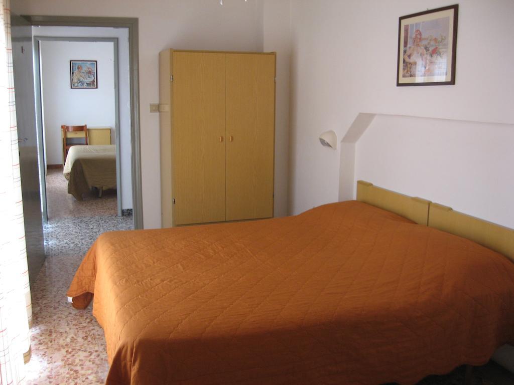 Hotel Eleonora Rimini Ruang foto